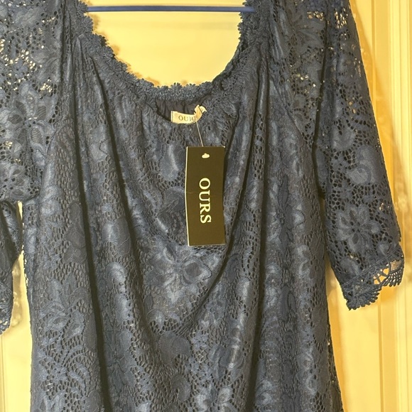 OURS lace short sleeve dress on or off the shoulder. Size  Xl. Stunning lace - Picture 7 of 7
